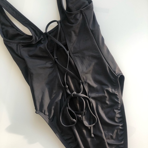 One Piece Swimsuit 🦋 - Picture 5 of 7